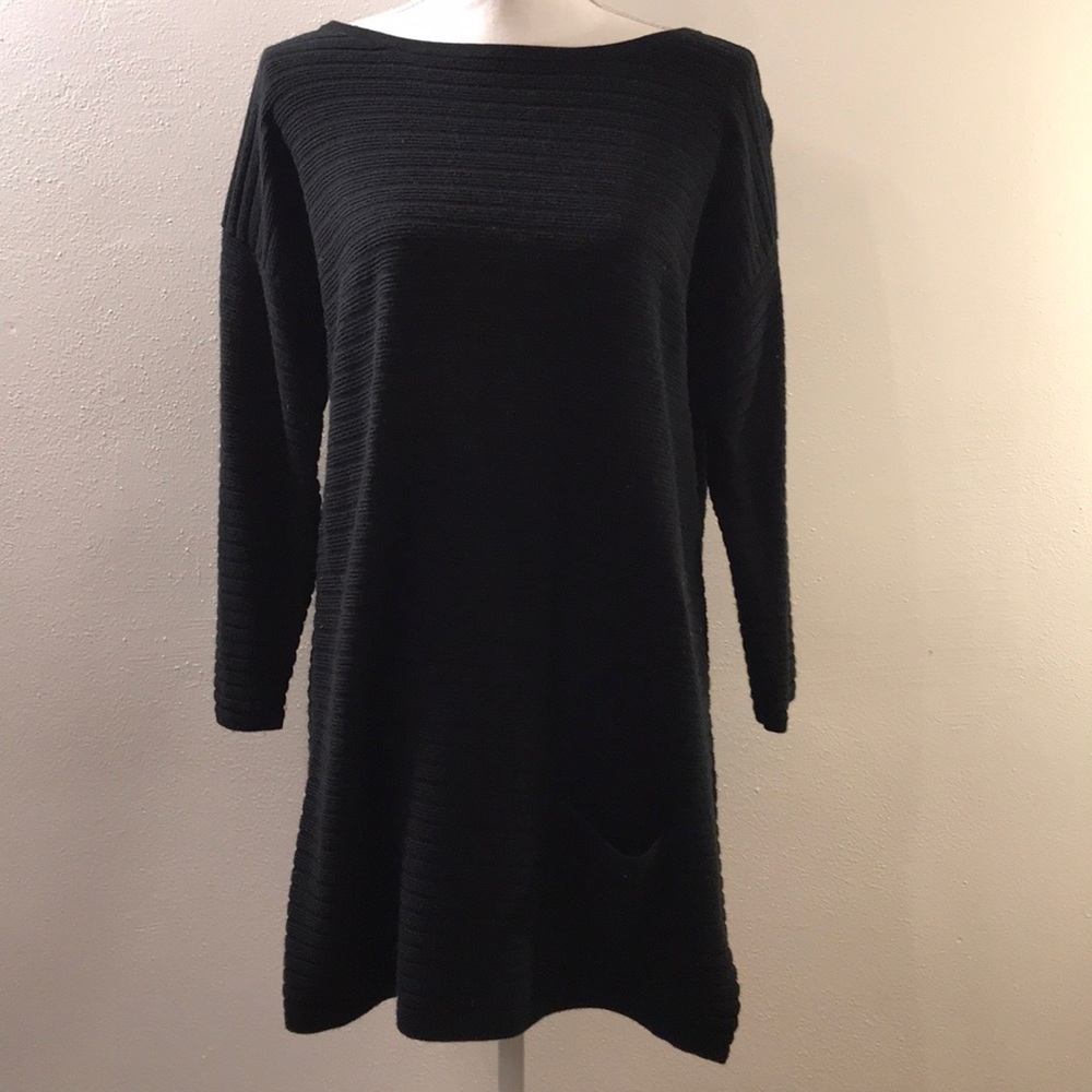 Jones New York | M | black sweater w/ front pocket